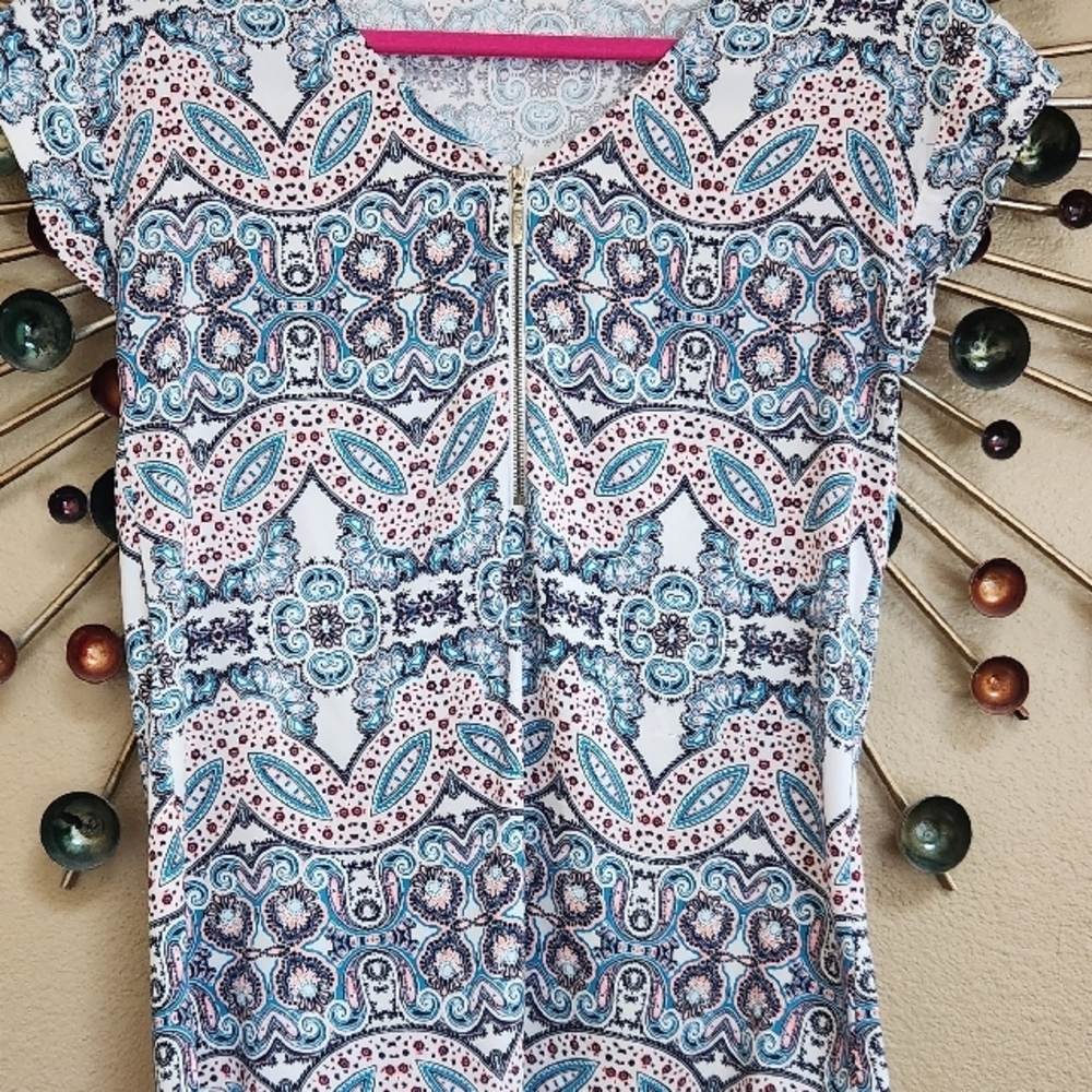 Patterned Women's Top with Zipper